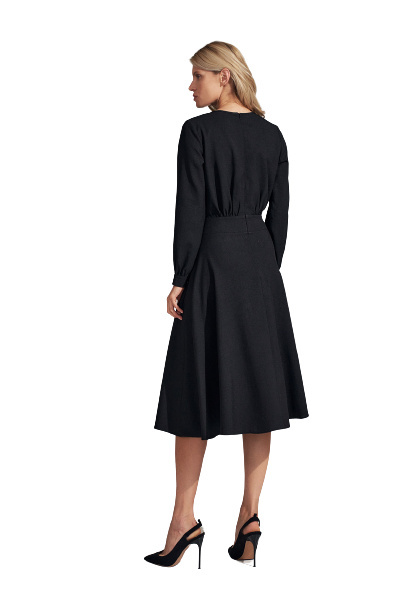 Sukienka Midi - Rozkloszowana Z Długim Rękawem - czarna